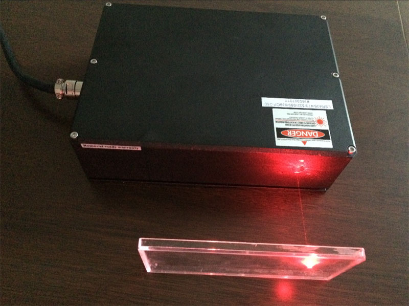 Alto Voltaje RGB laser