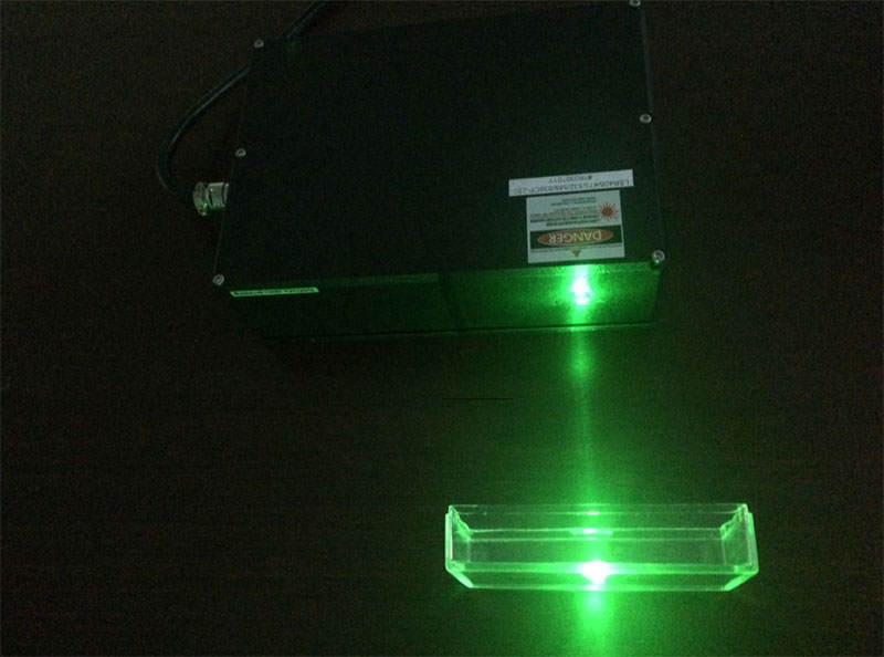 Alto Voltaje RGB laser