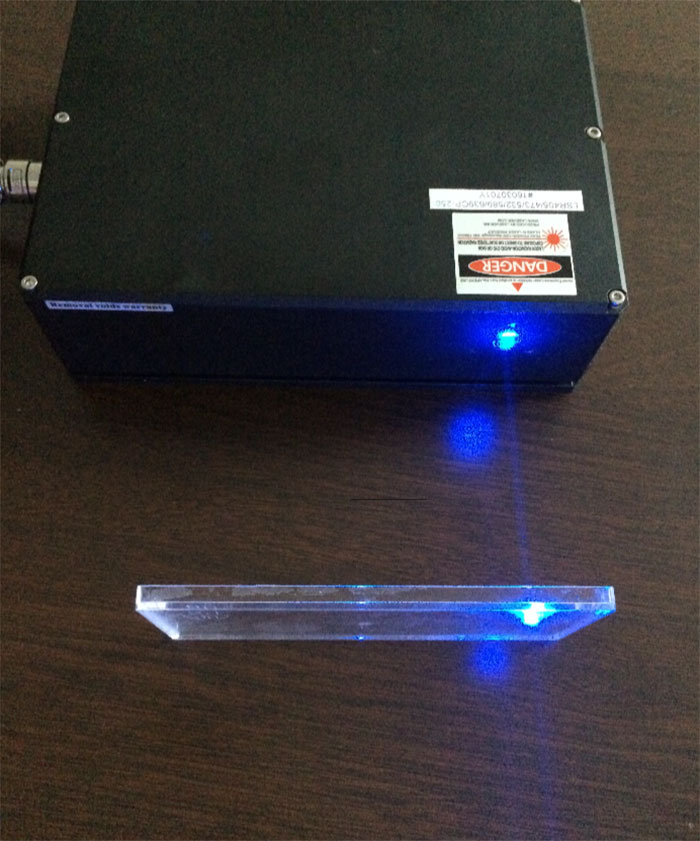 Alto Voltaje RGB laser